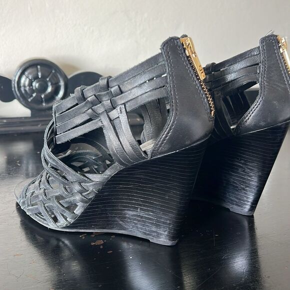 Tory Burch Tevray Wedge Sandals - Picture 10 of 12